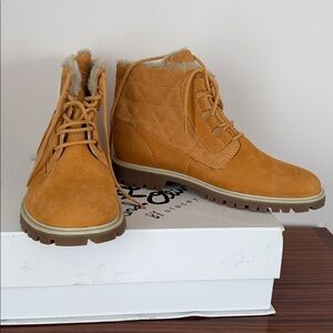 Helly Hansen Sport Alma Leather Women's Wheat Boots Size 7,5